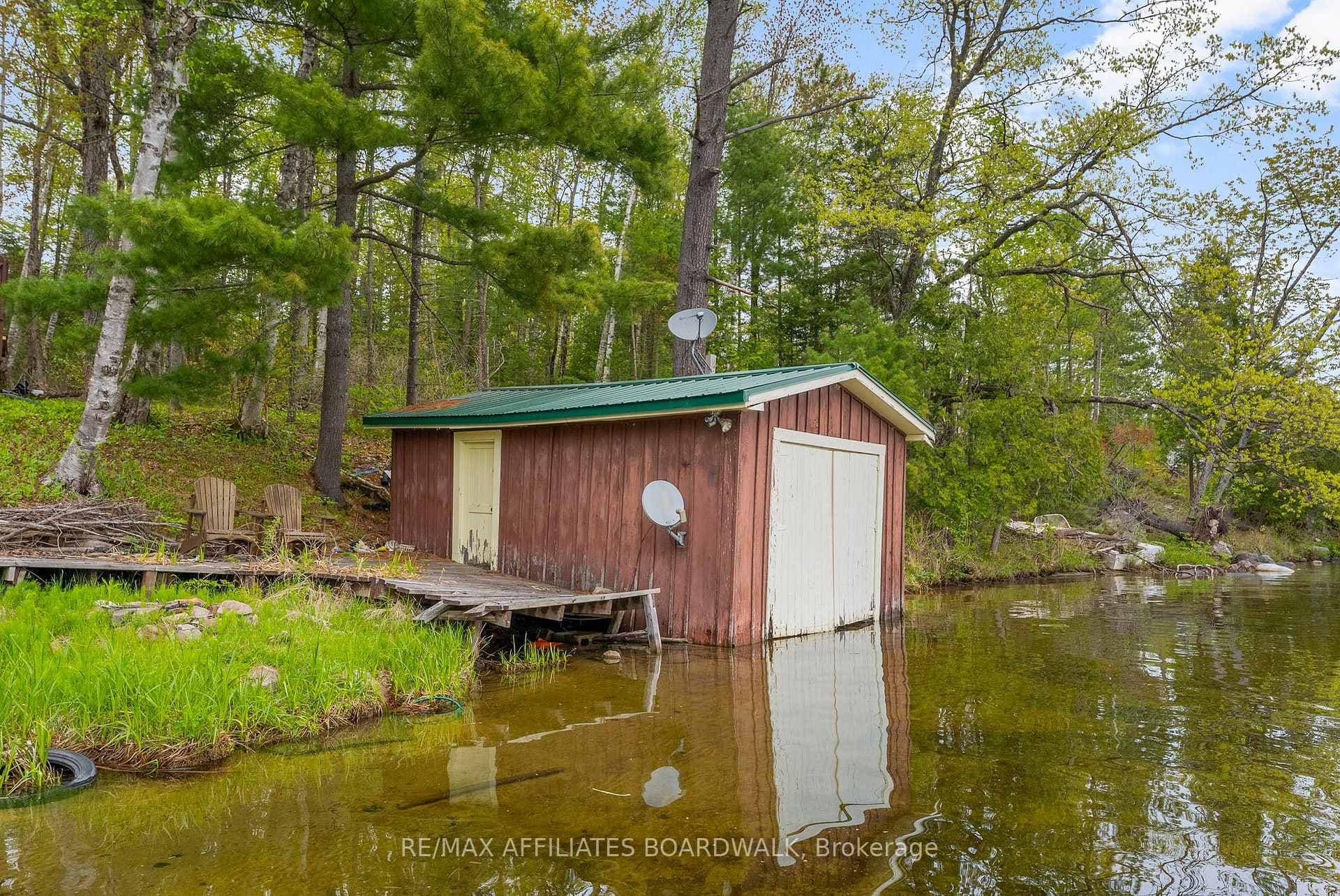 593 Mazinaw Lake N/A photo 18