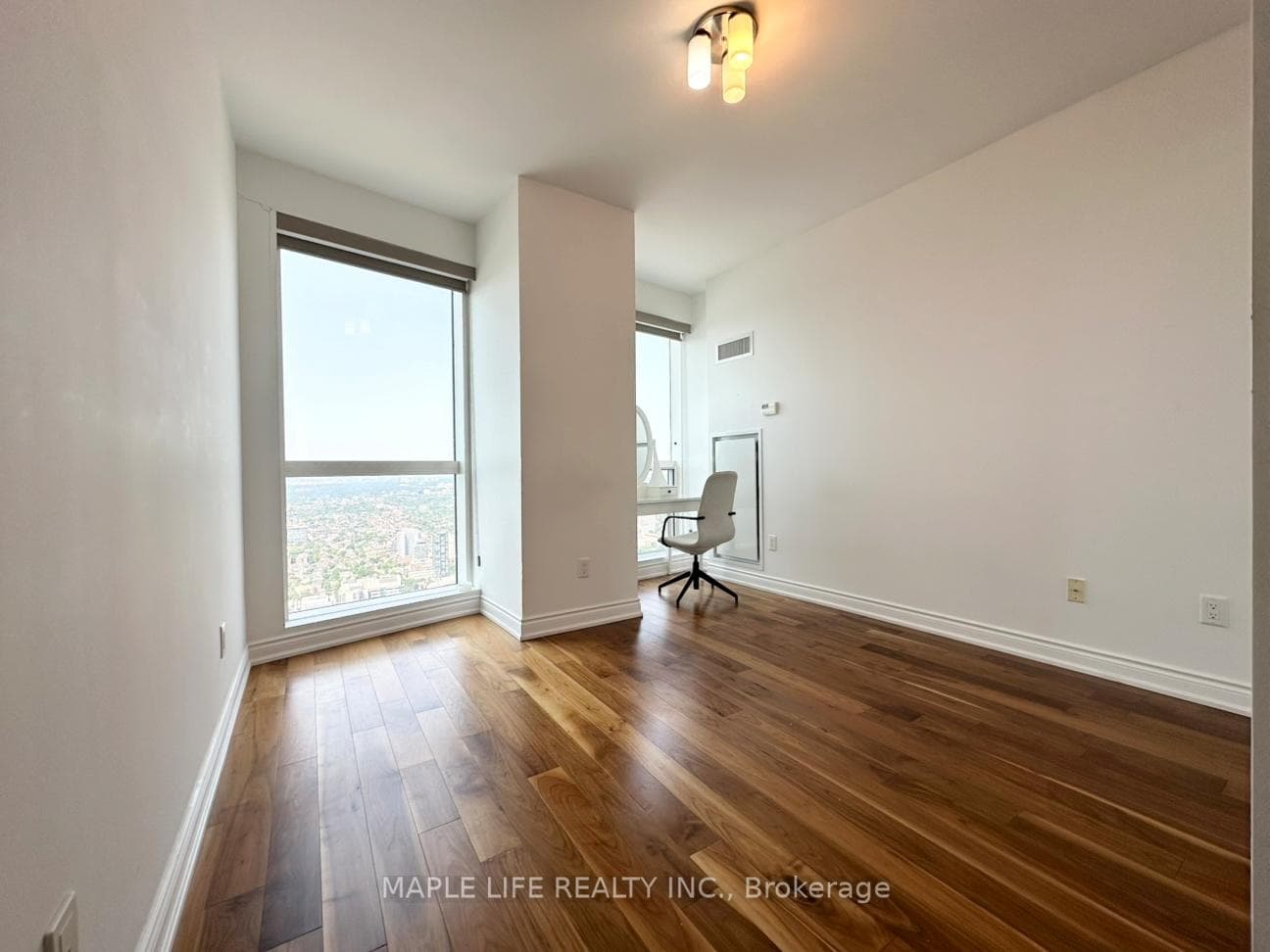 388 Yonge Street Unit 7110 photo 8