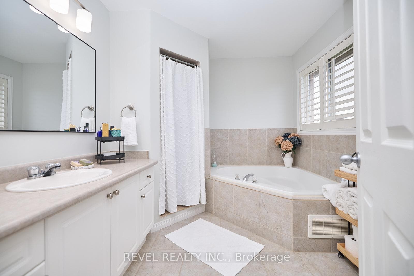 107 Napa Lane photo 15