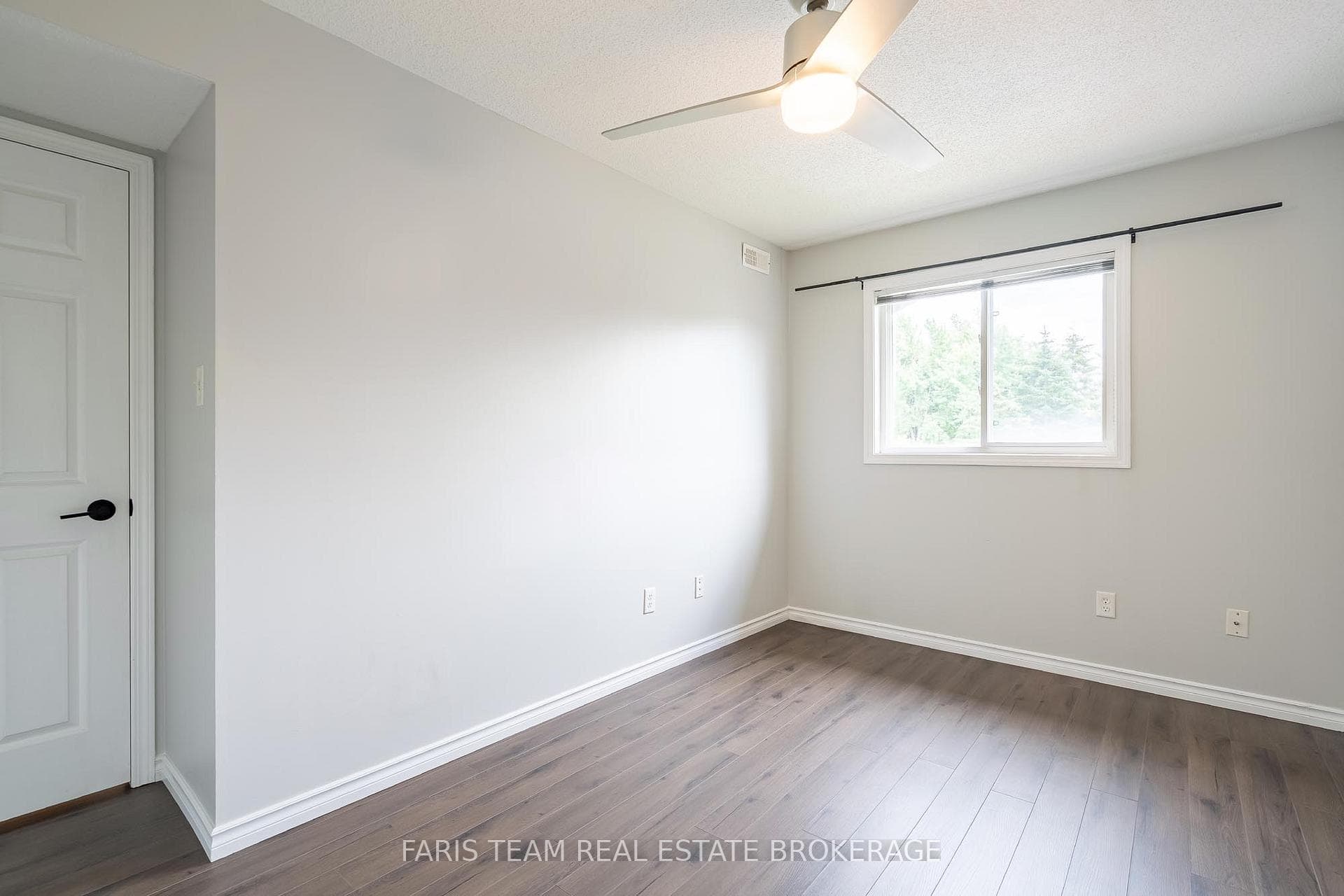243 Ferndale Drive Unit 76 photo 15