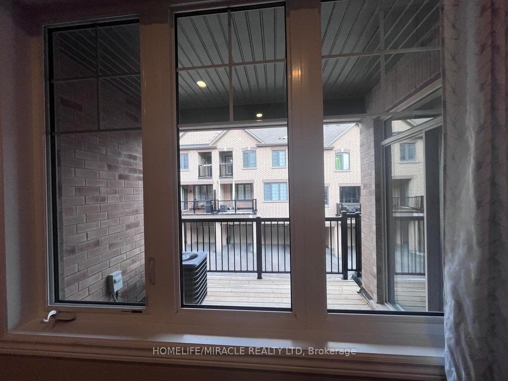 103 Frederick Wilson Avenue Unit 24 photo 8