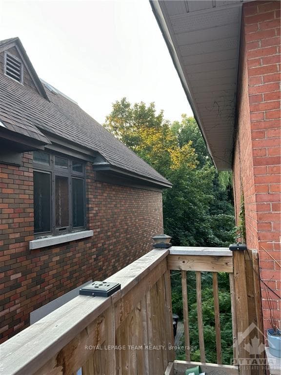16 POWELL Avenue Unit 2 photo 25