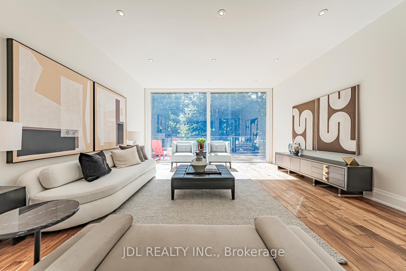 2431 Jarvis Street photo 20