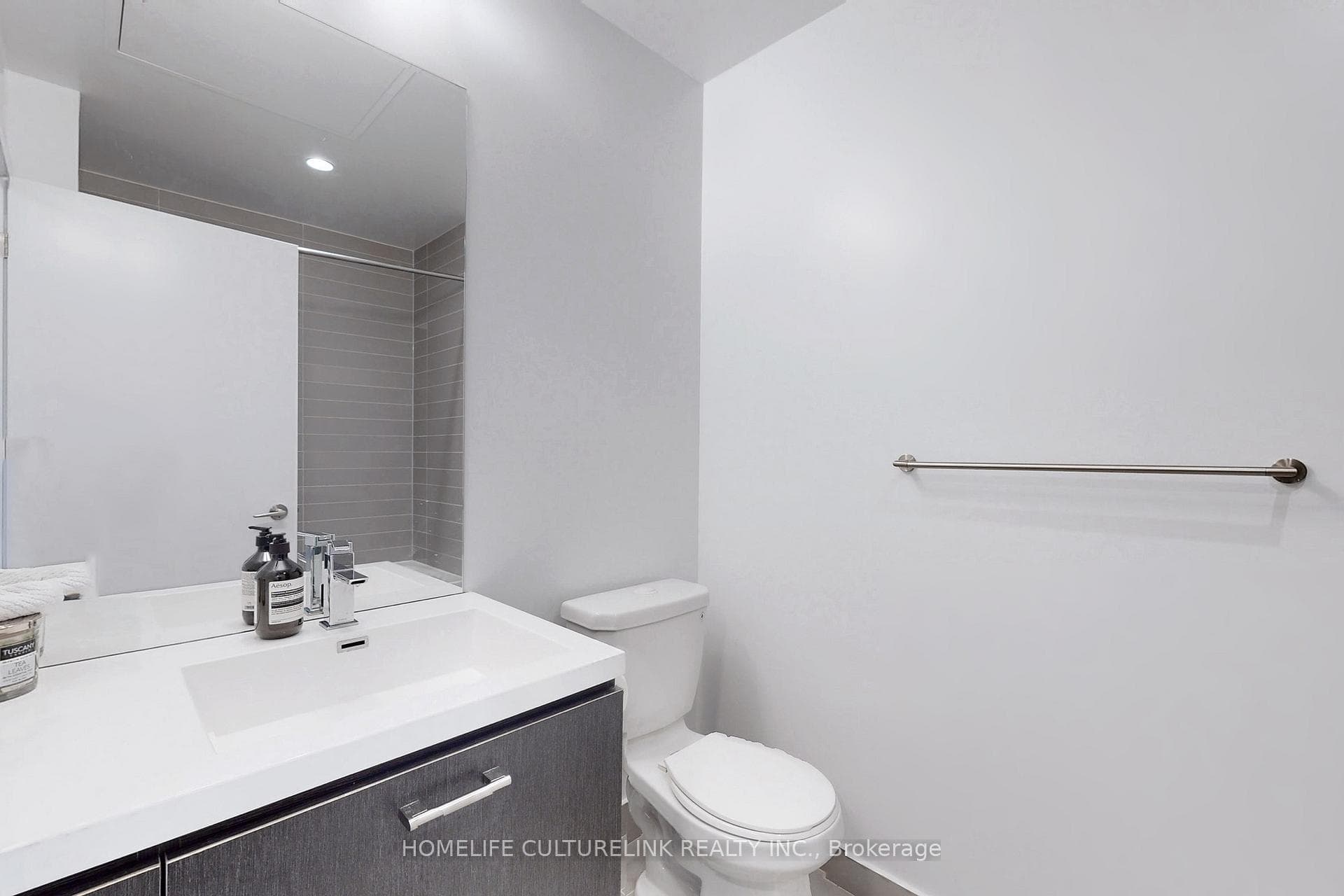 87 Peter Street Unit 3005 photo 22