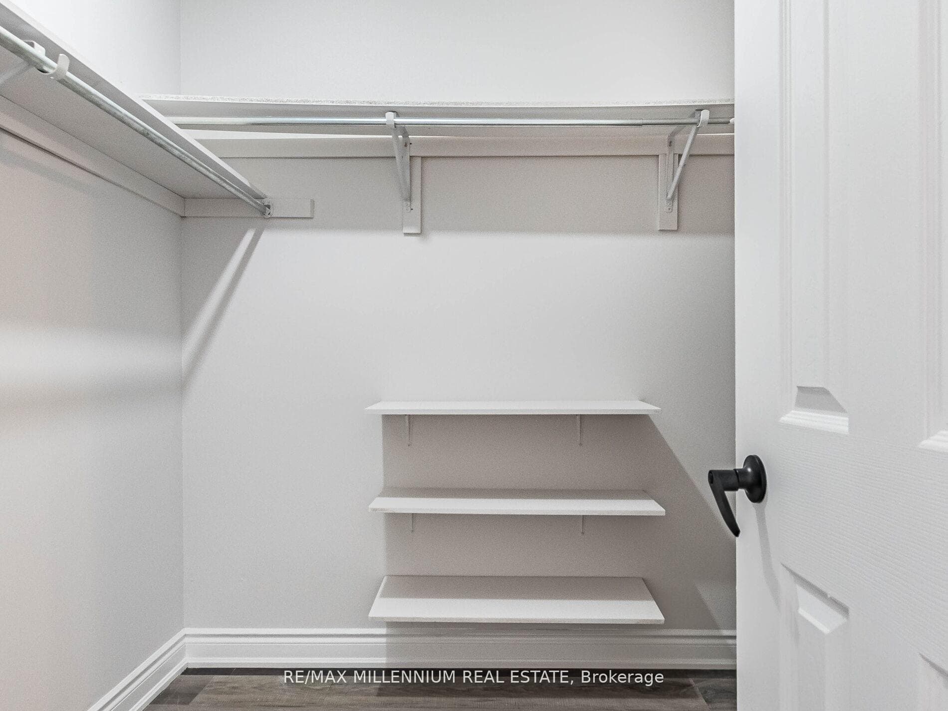 9 Revelstoke Place photo 21