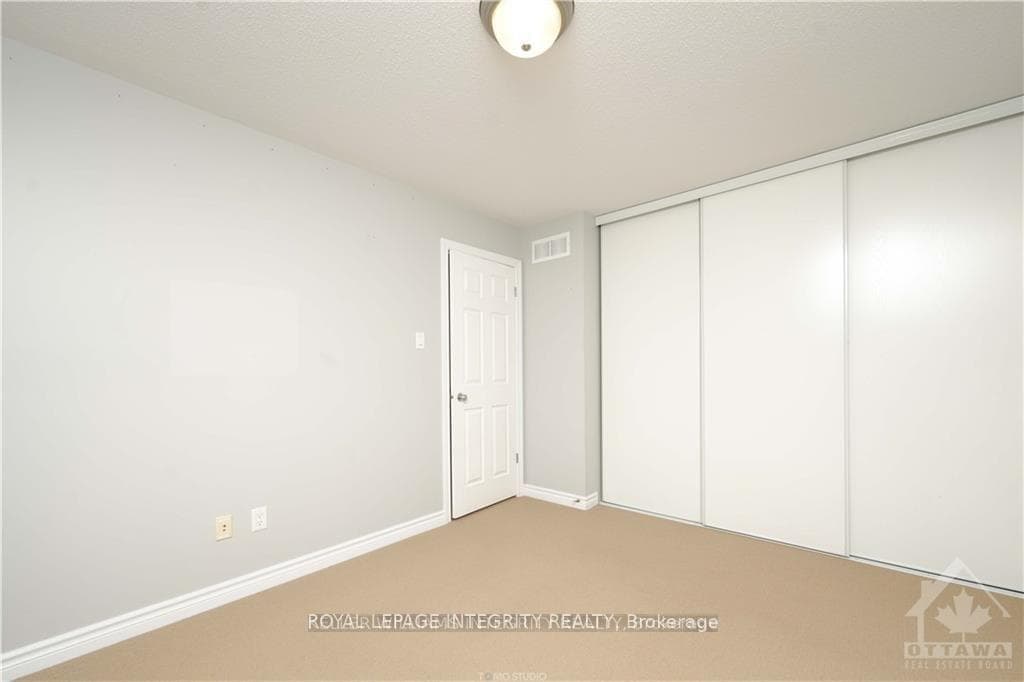 432 Temiskaming Crescent photo 21