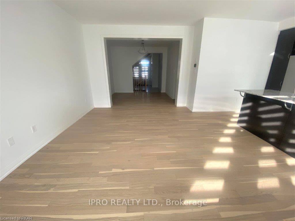 14 William Nador Street photo 4