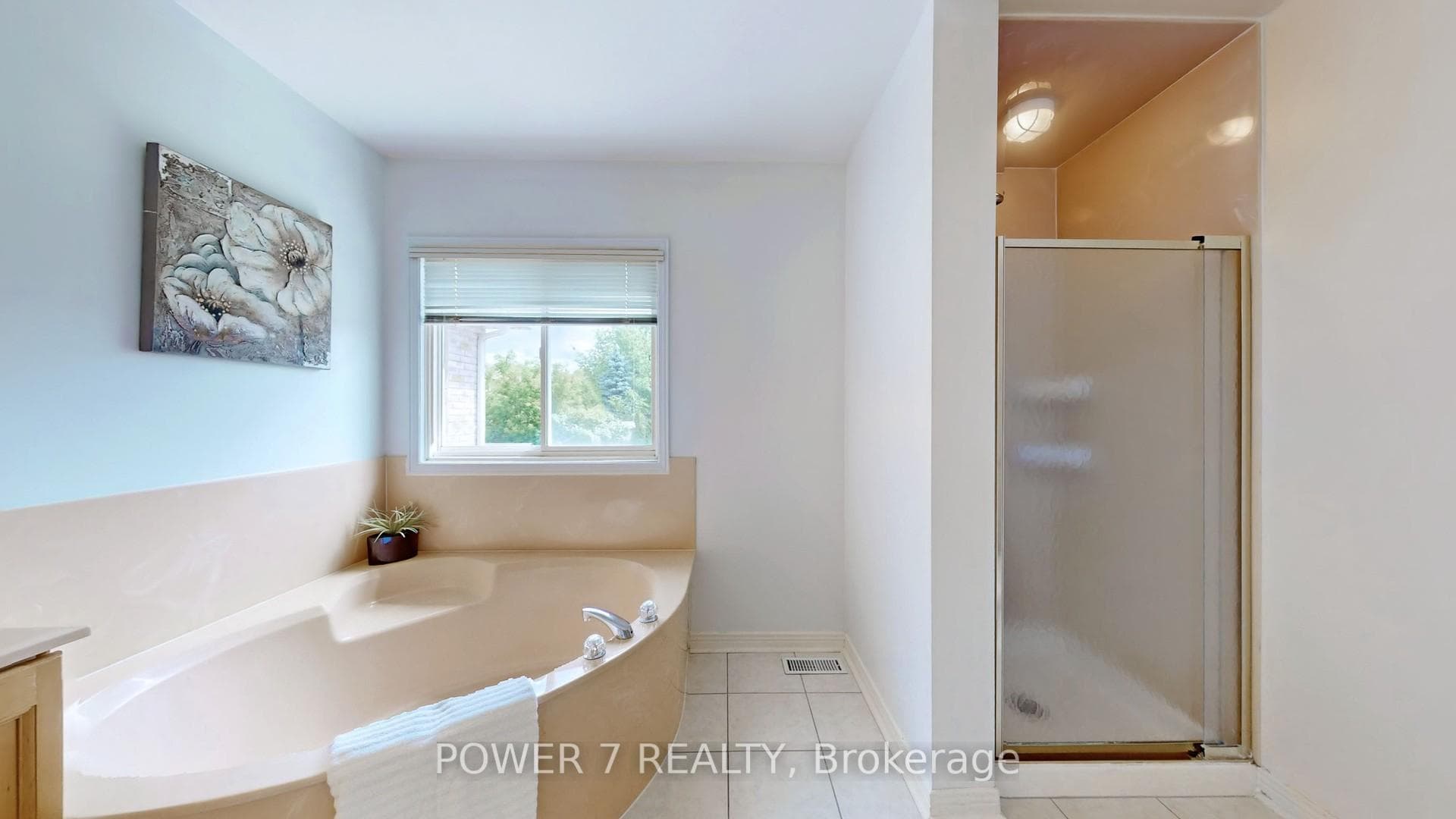 77 Houndsbrook Crescent photo 21