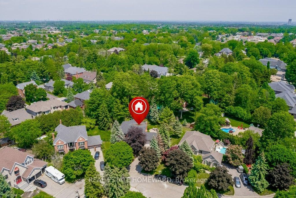 98 Woodview Drive photo 40