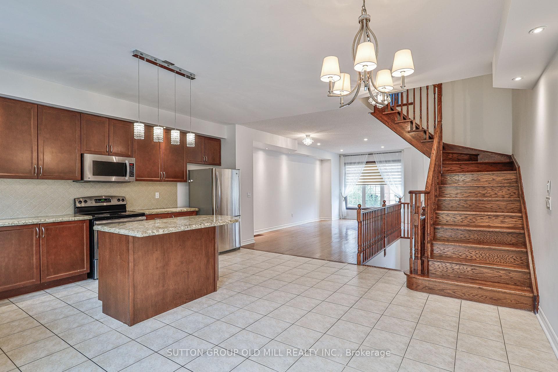 5 Isaac Devins Avenue photo 4