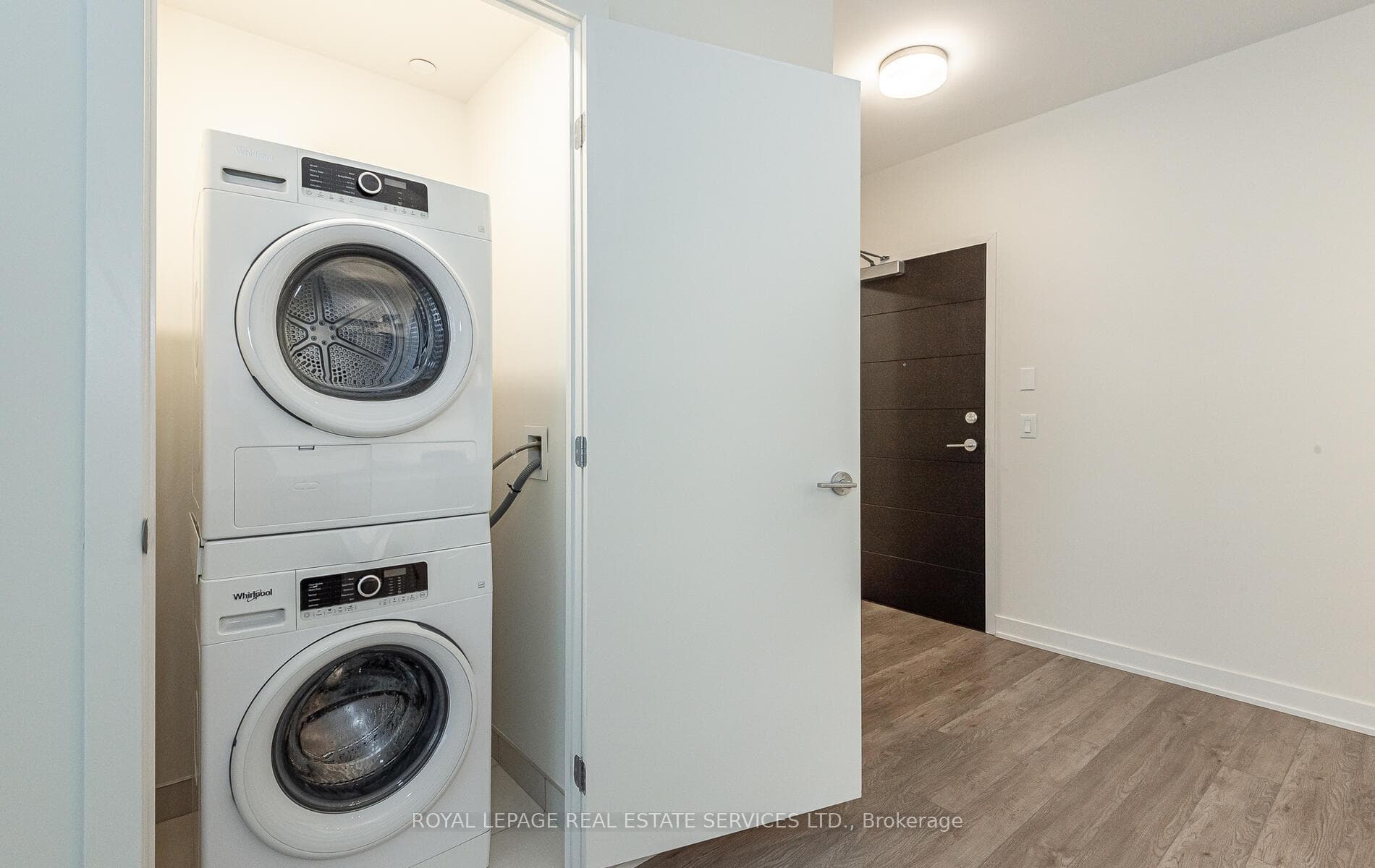 212 King William Street Unit 708 photo 22
