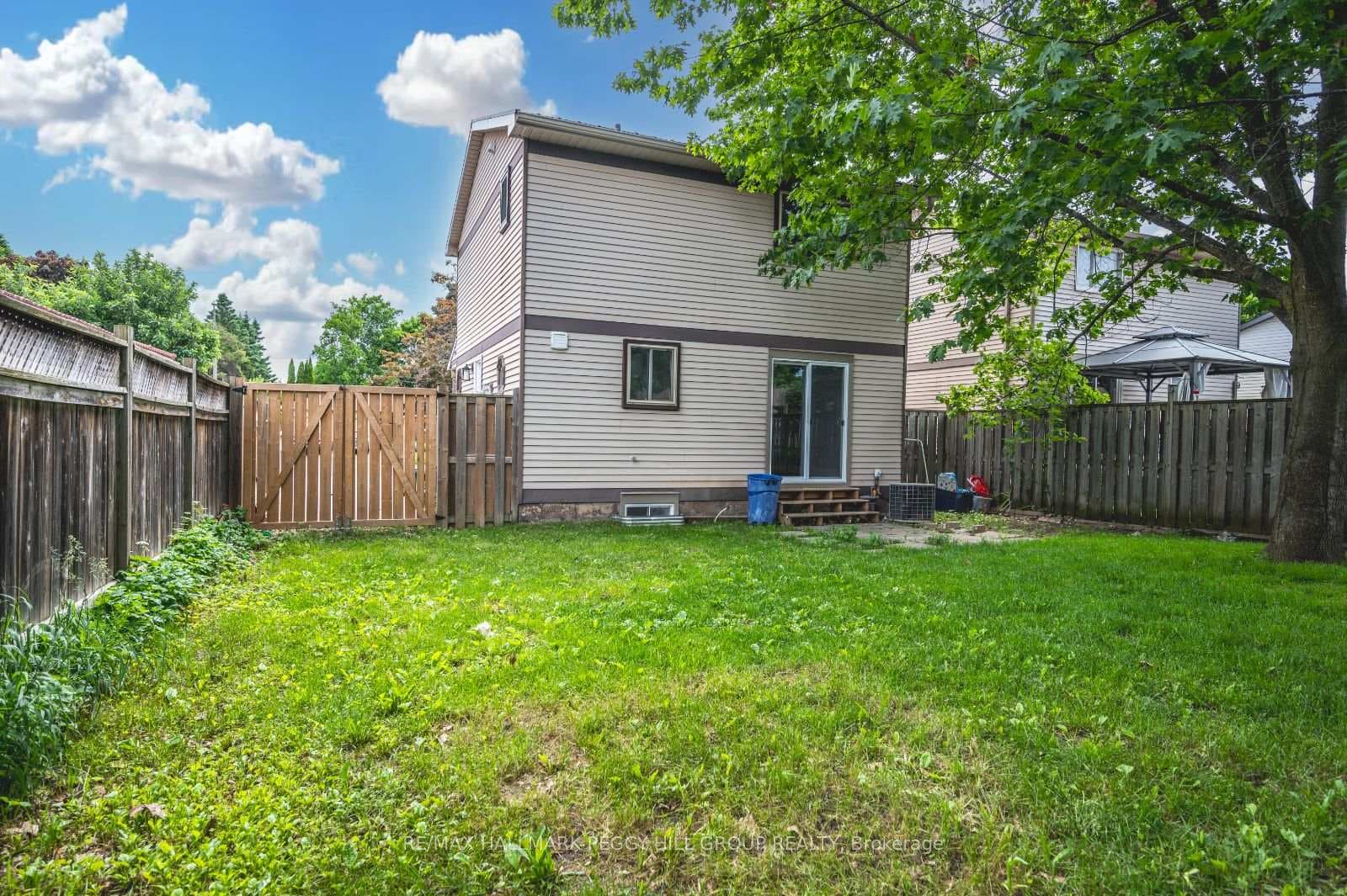 18 Bronte Crescent photo 15