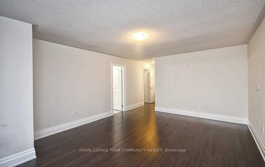 590 Sweetwater Crescent photo 22