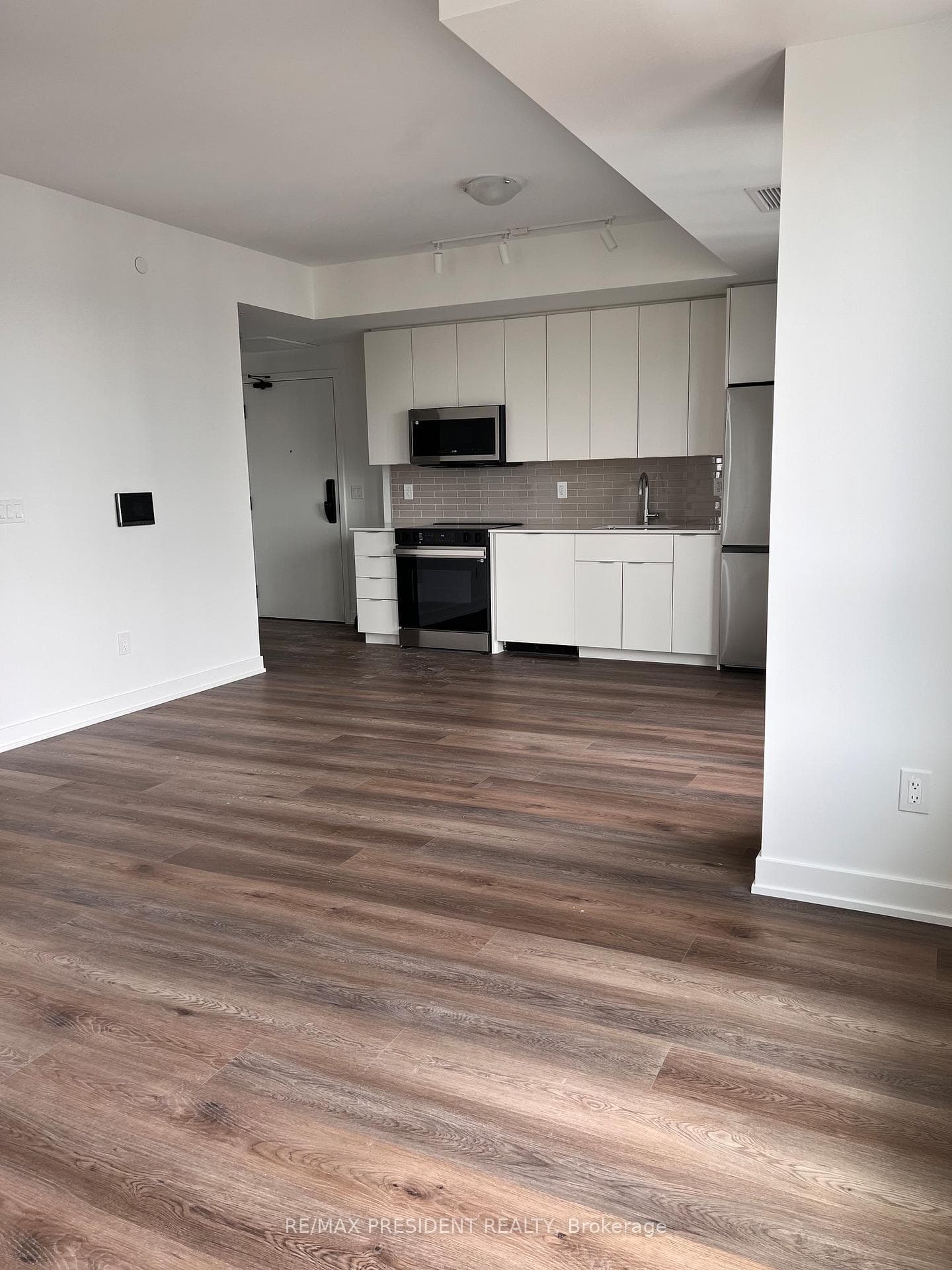 2075 Lakeshore Road Unit 1409 photo 9