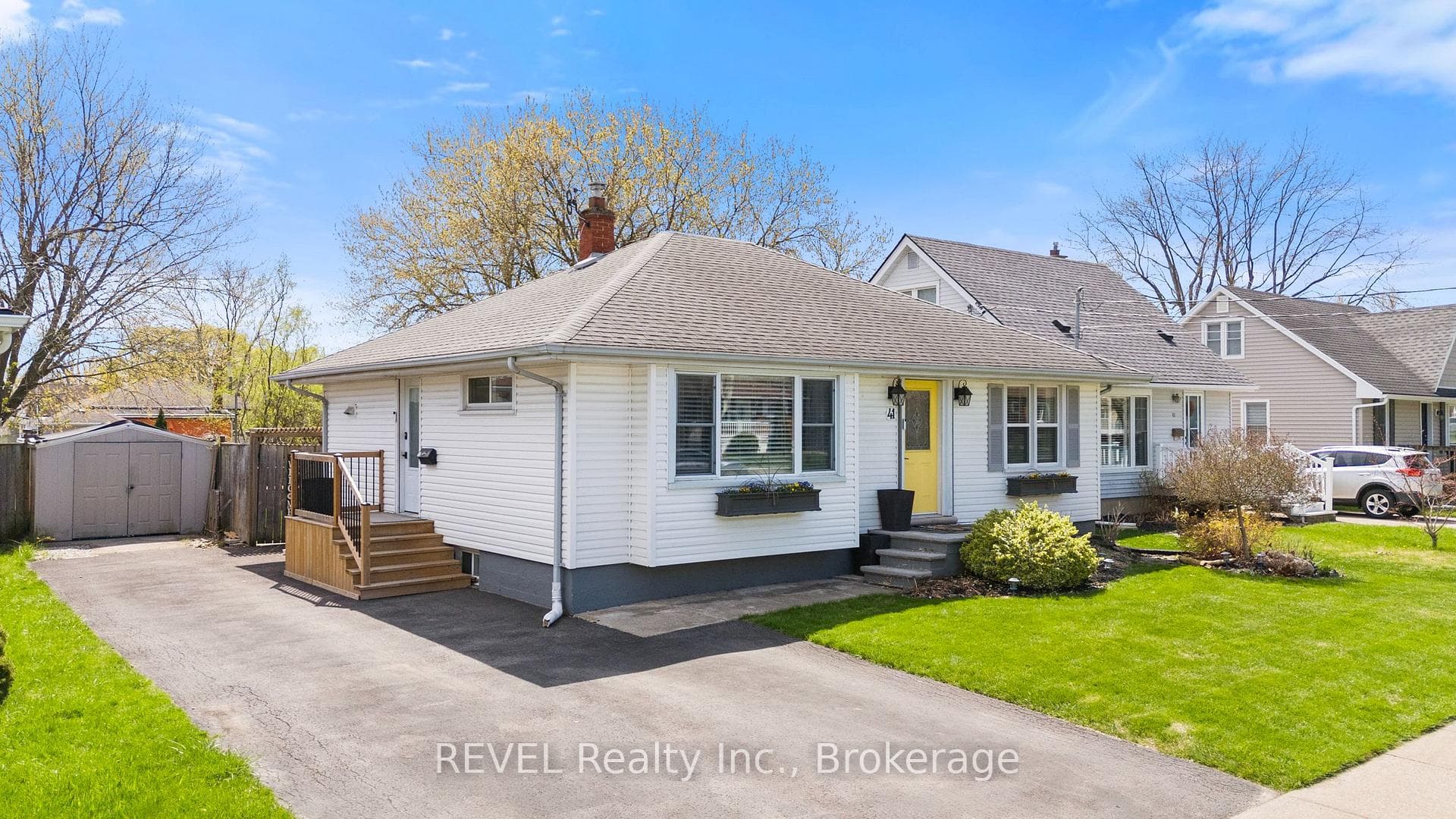 41 Rose Avenue photo 3