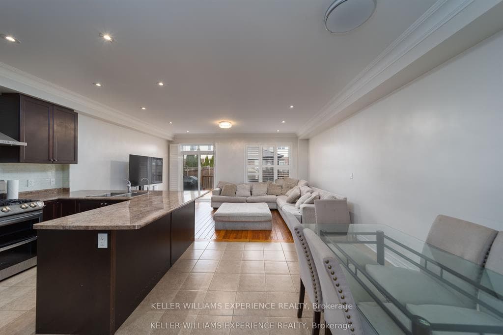 6 Weaver Terrace photo 4