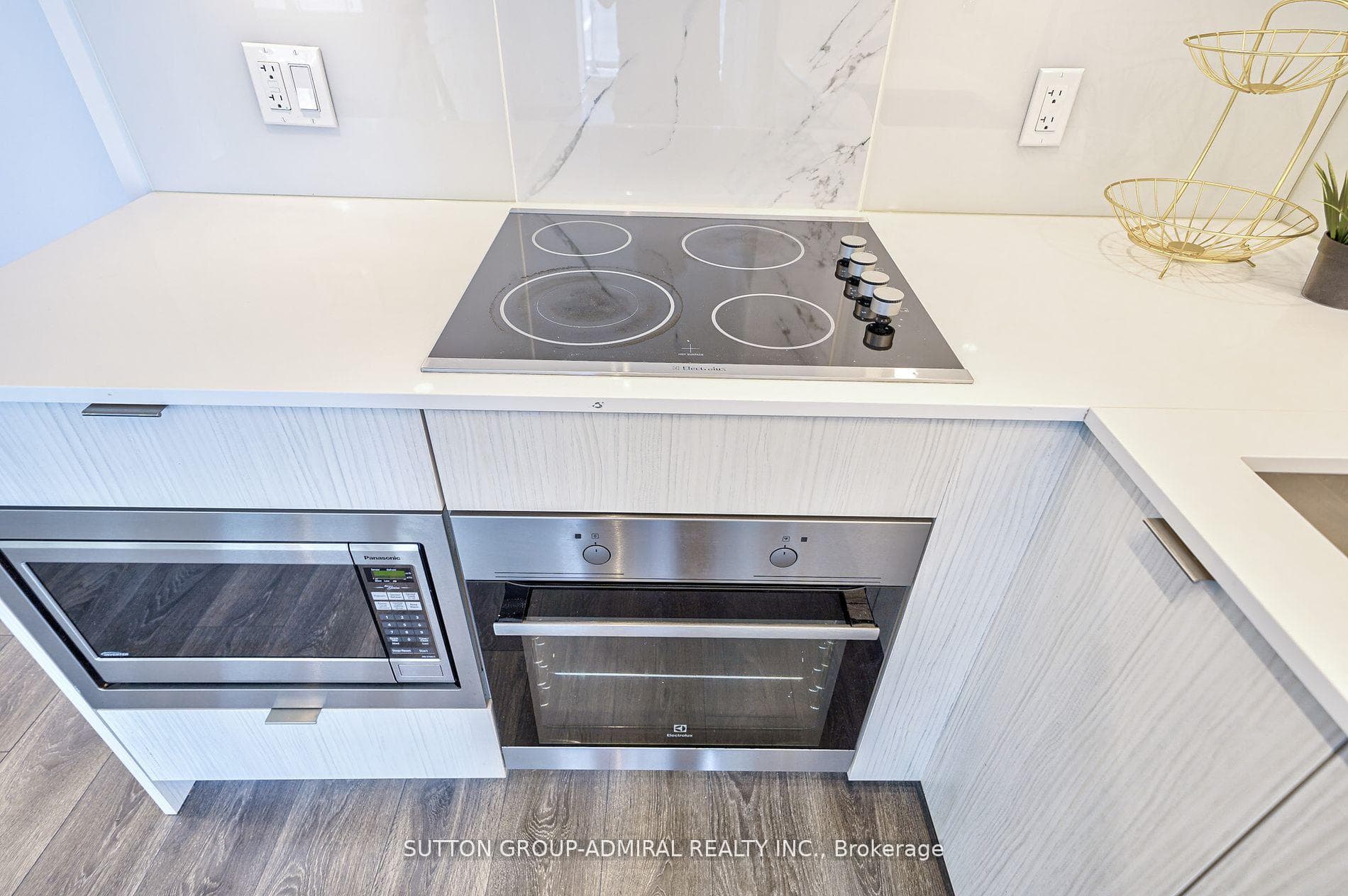 195 Redpath Avenue Unit 1212 photo 6