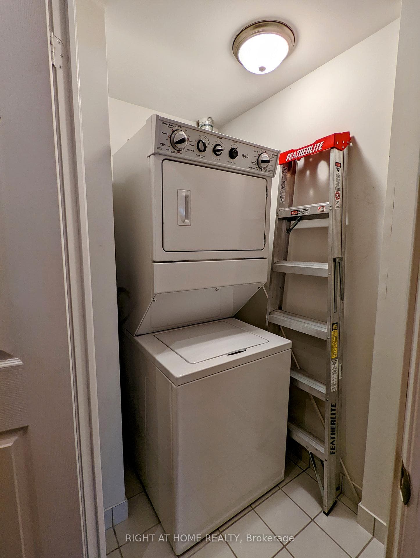 736 Spadina Avenue Unit 416 photo 13