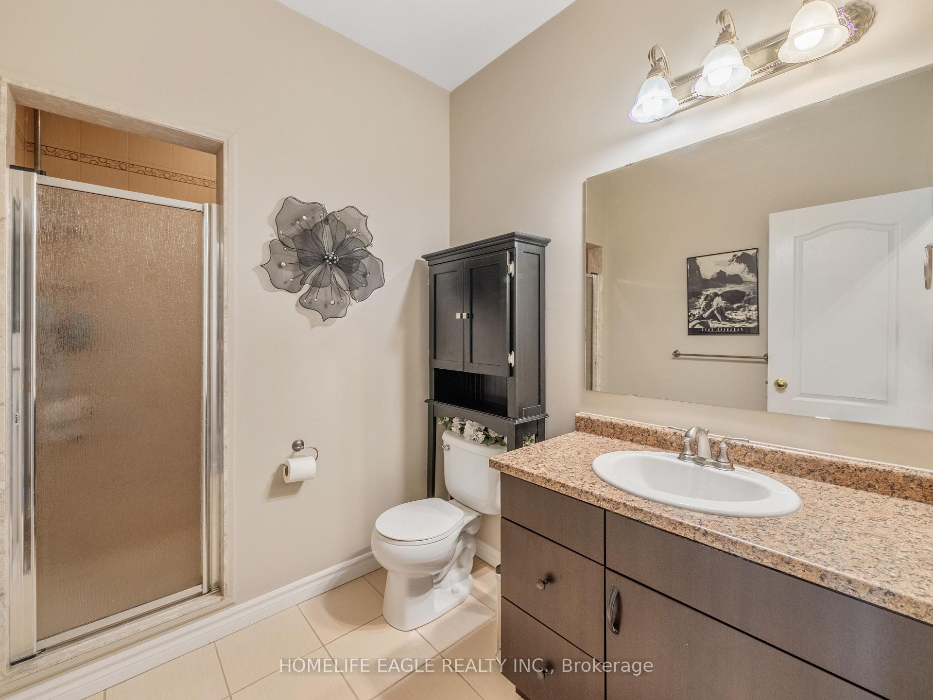 49 Irwin Crescent photo 8