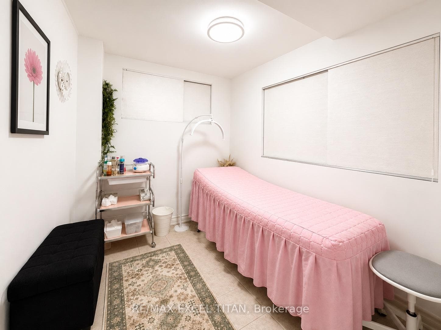 954 Danforth Avenue photo 9