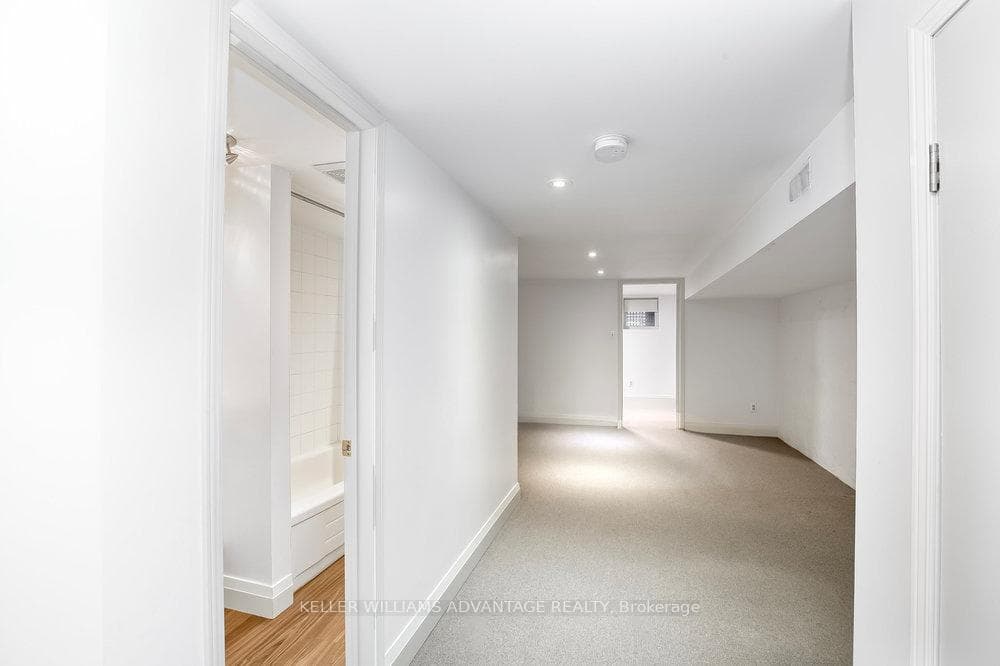 325 Perth Avenue Unit Lower photo 14