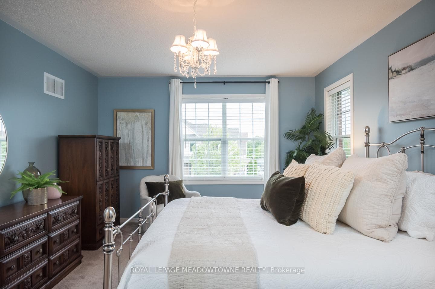 462 Farlow Crescent photo 23