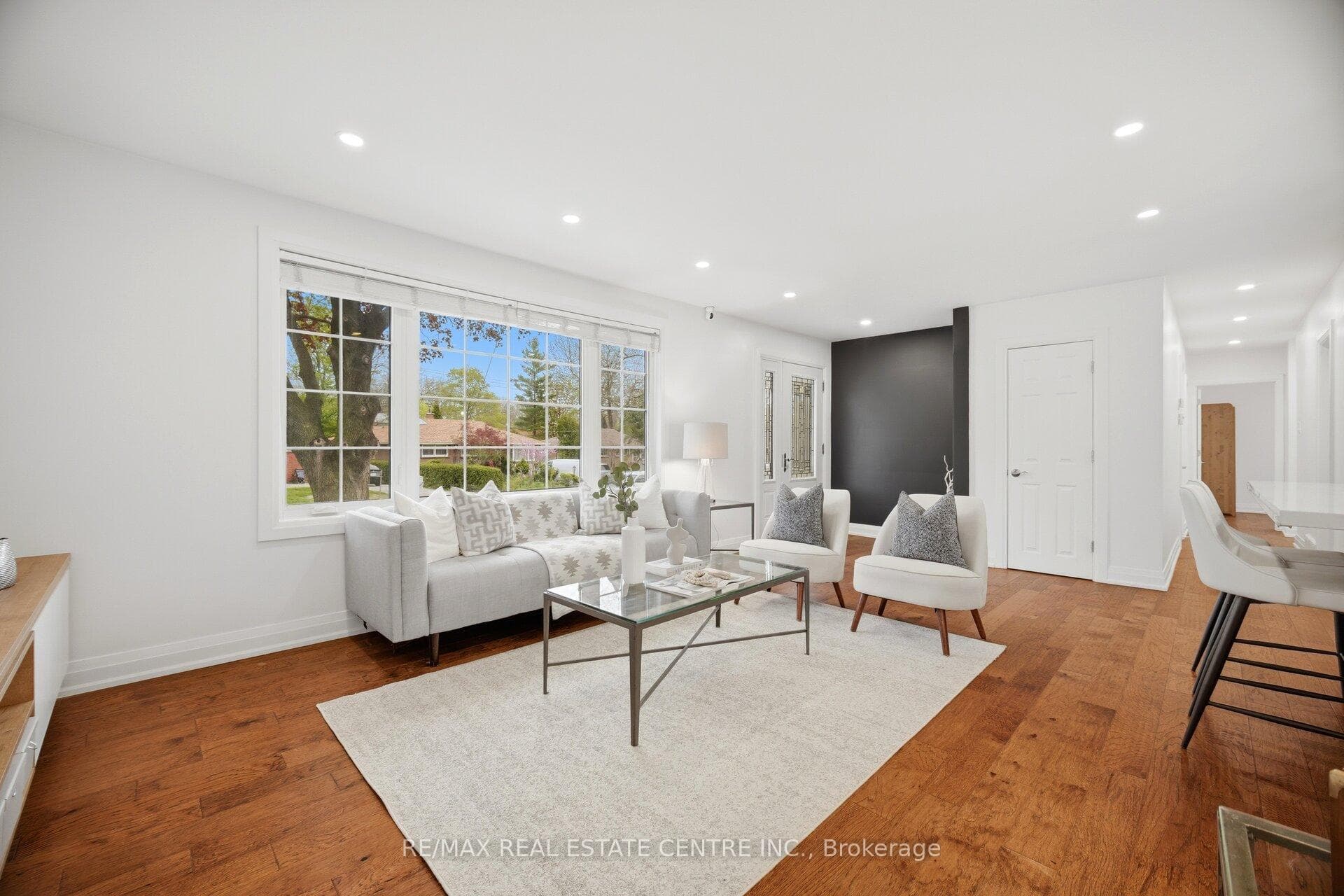 1376 Royal Drive photo 7