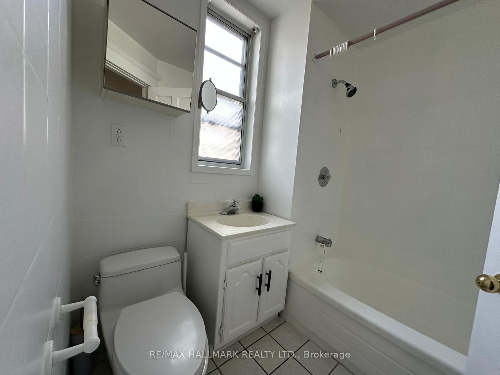 571 Pape Avenue Unit 2 photo 13