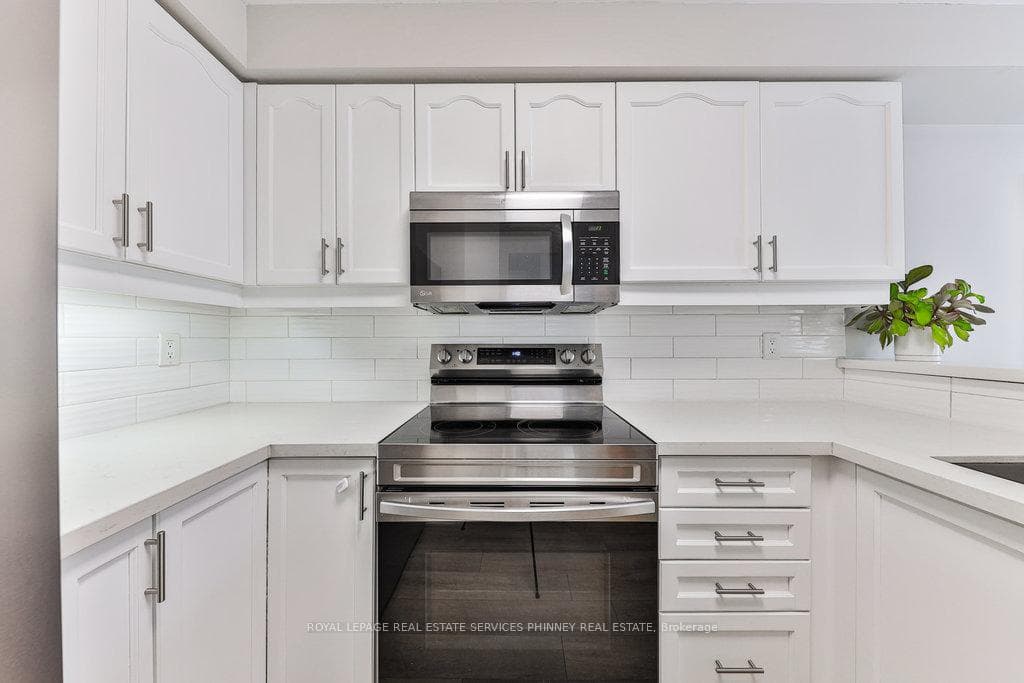 5133 Lampman Avenue photo 9
