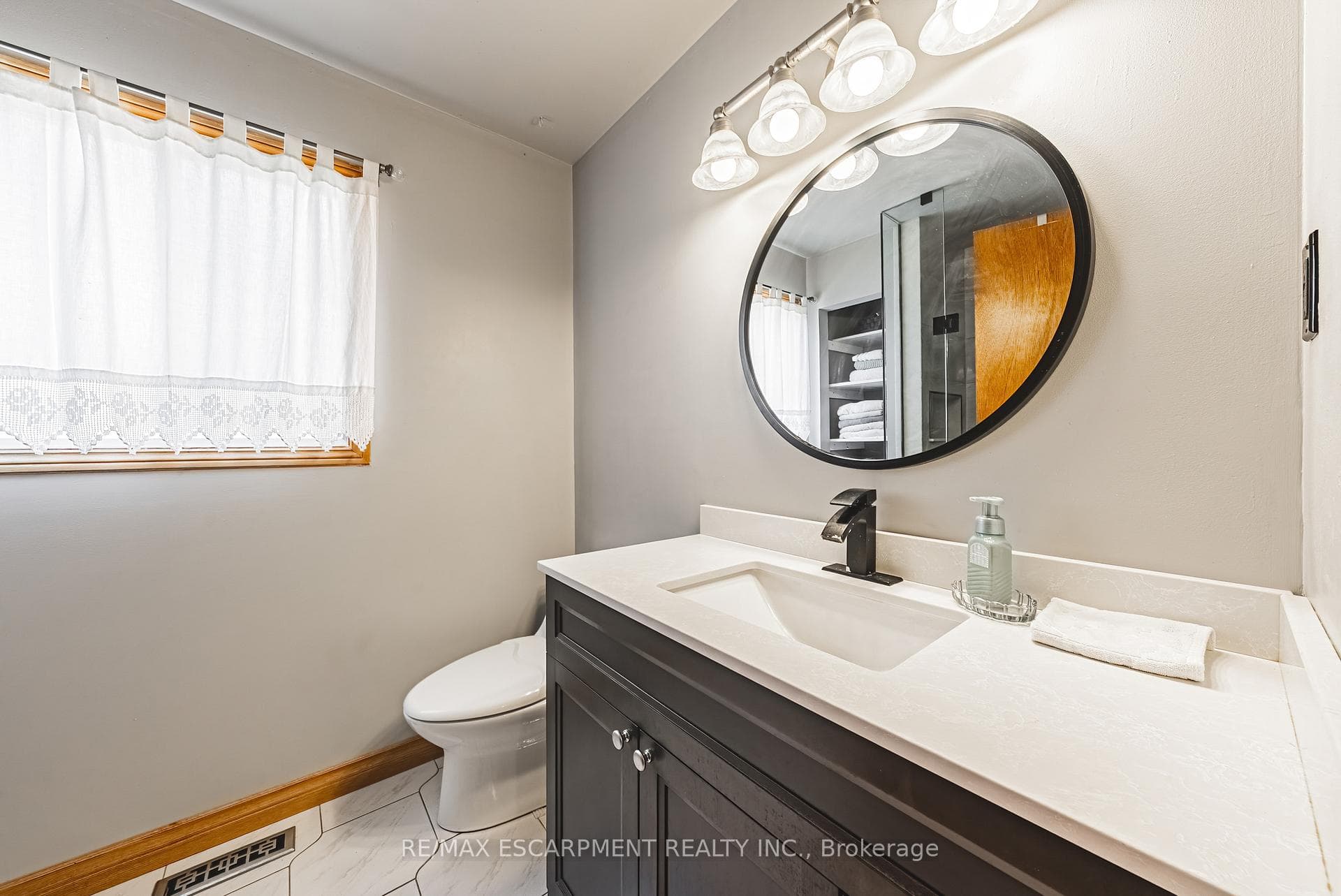 19 Glenhaven Court photo 13