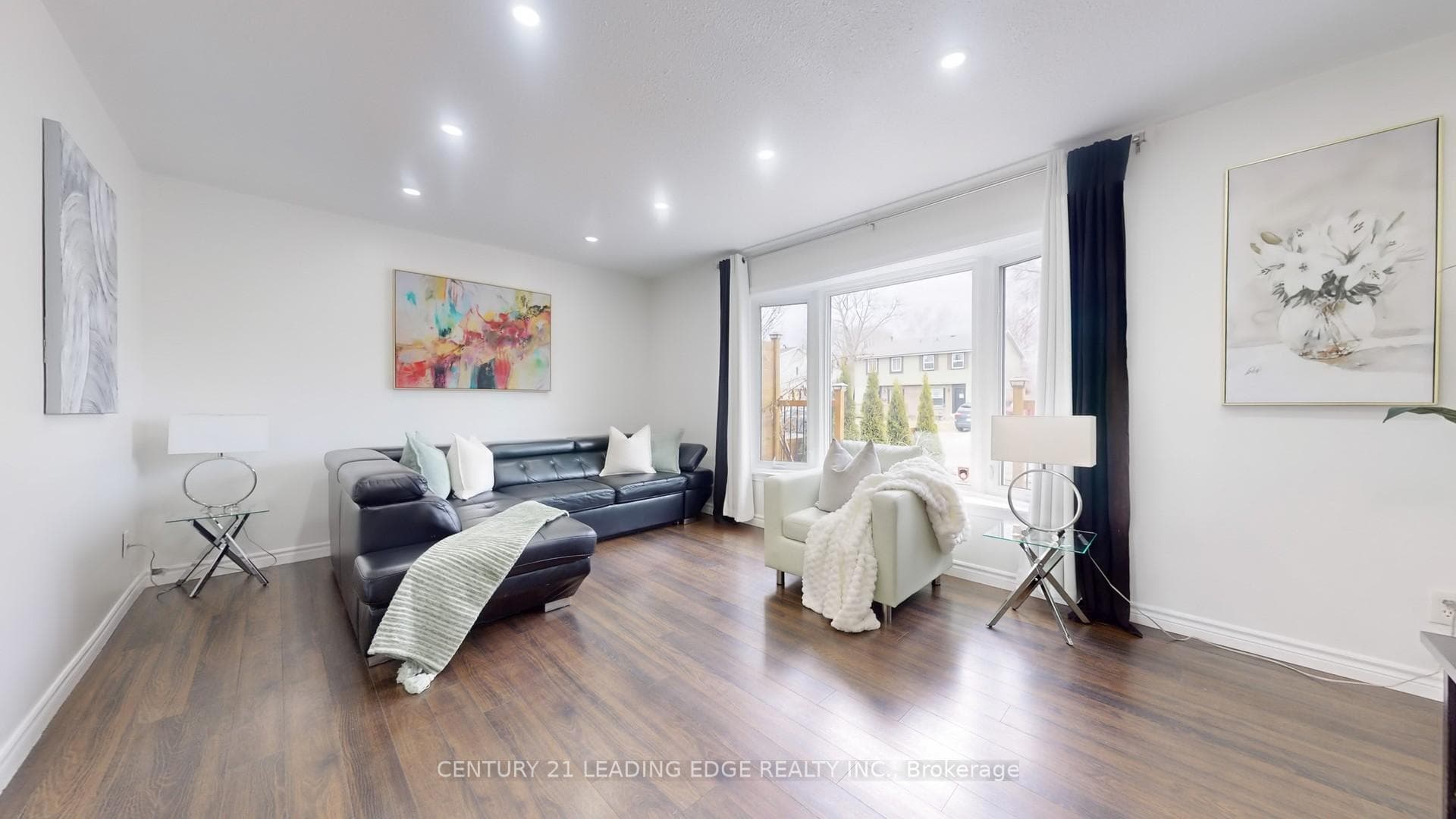 1186 Oxford Street photo 5