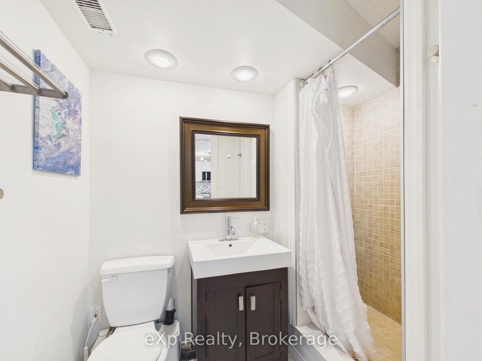 20 Highland Crescent photo 34