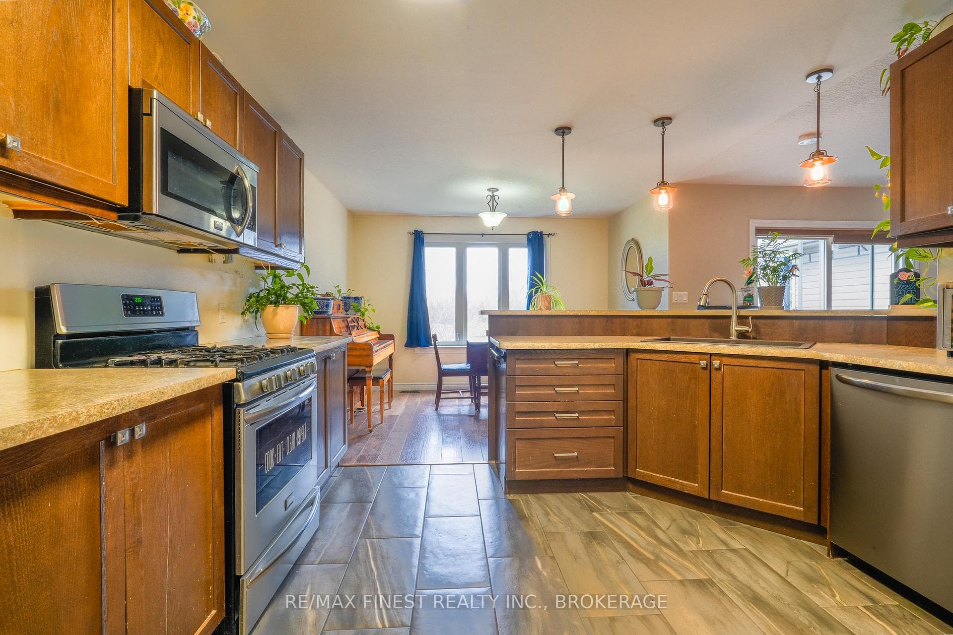 23 Creighton Drive photo 5