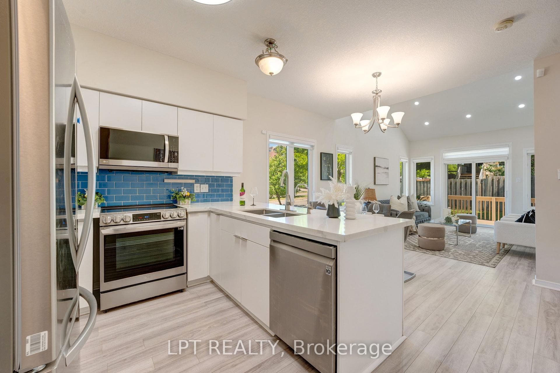 795 Laurelwood Drive Unit 13 photo 12