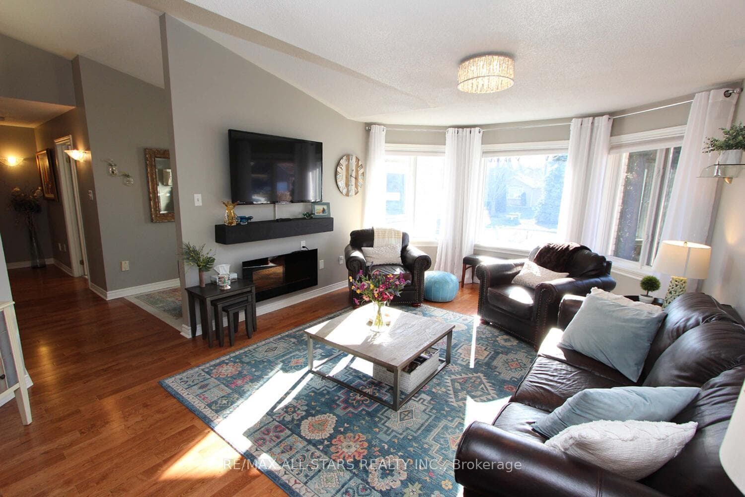 27 Hillview Drive photo 7