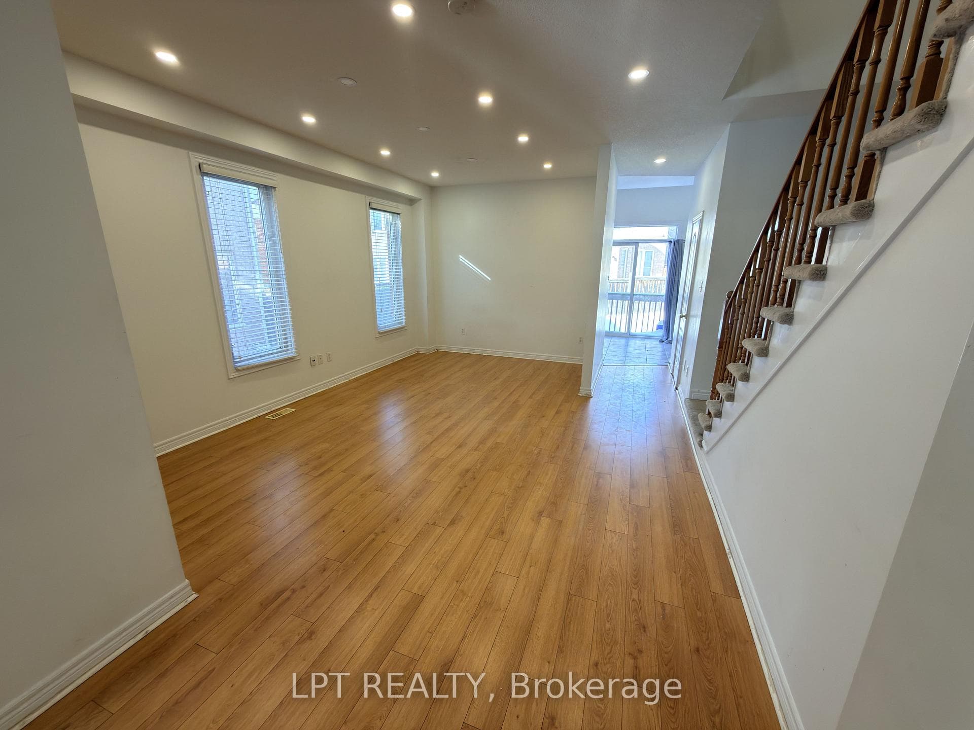 38 Silent Pond Crescent photo 4