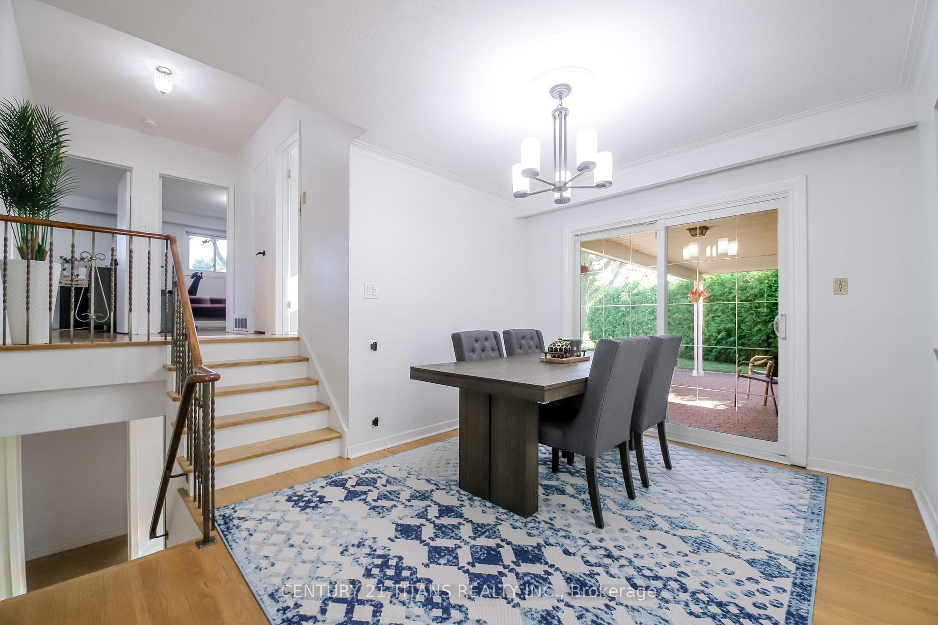 9 Minos Crescent photo 6
