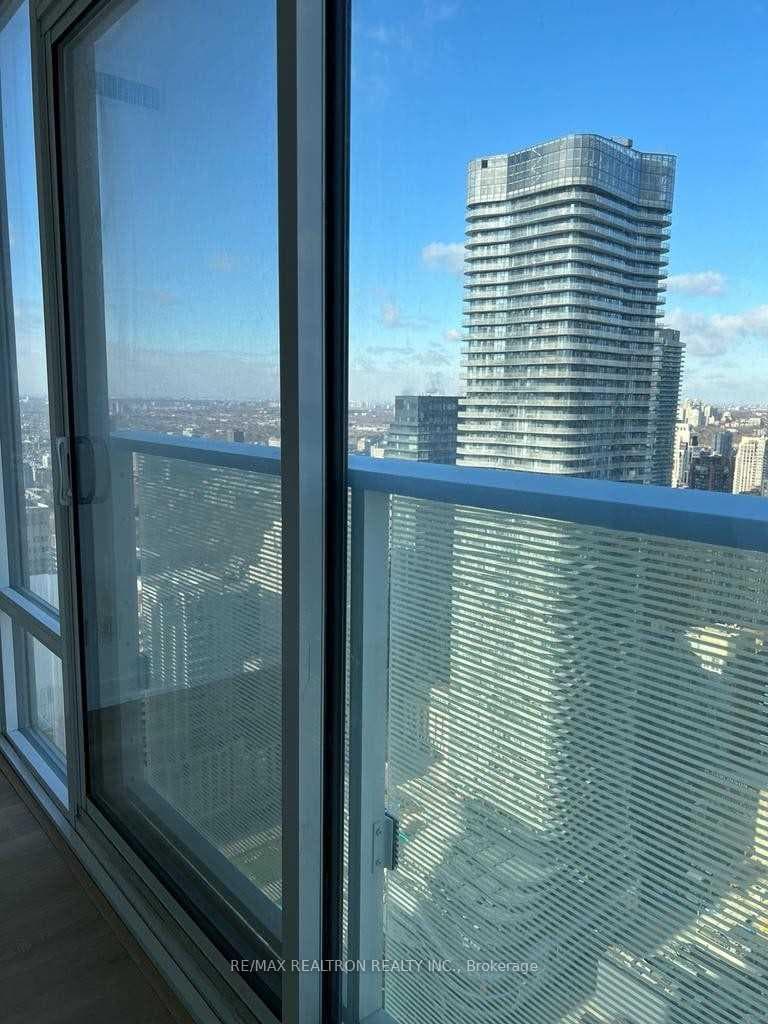 501 Yonge Street Unit 4705 photo 5