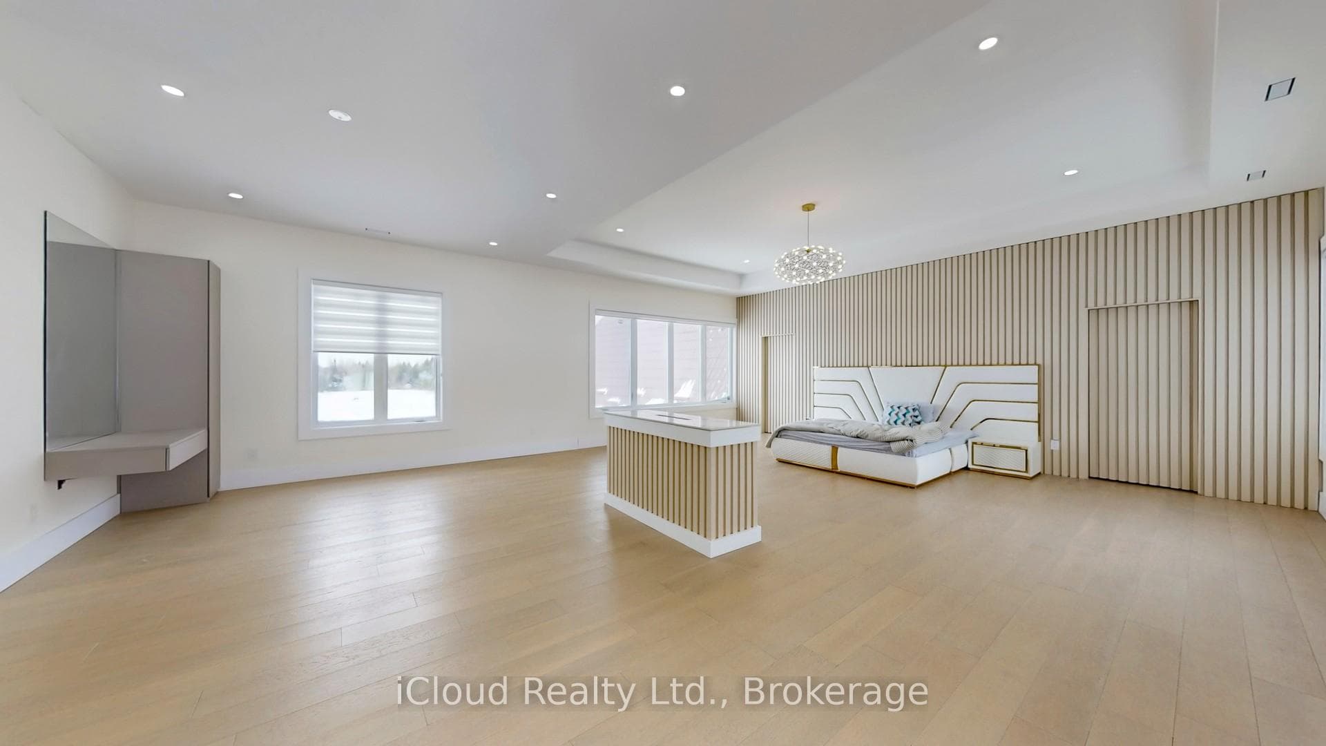 674525 Hurontario Street photo 25