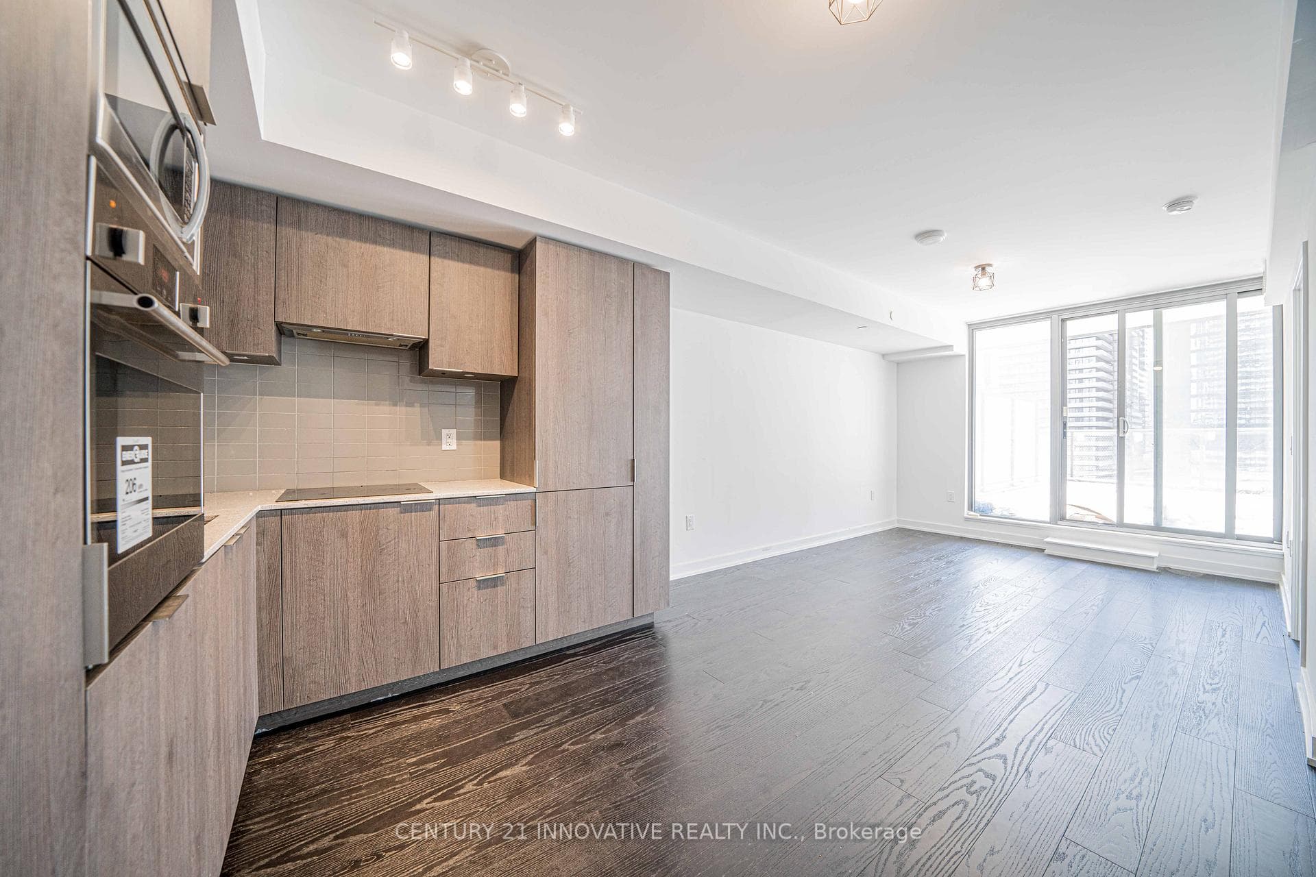 11 Wellesley Street Unit 804 photo 3