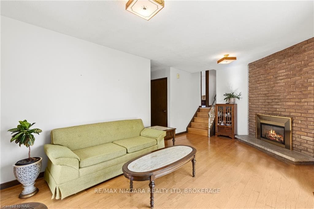16 MAUREEN Avenue photo 13