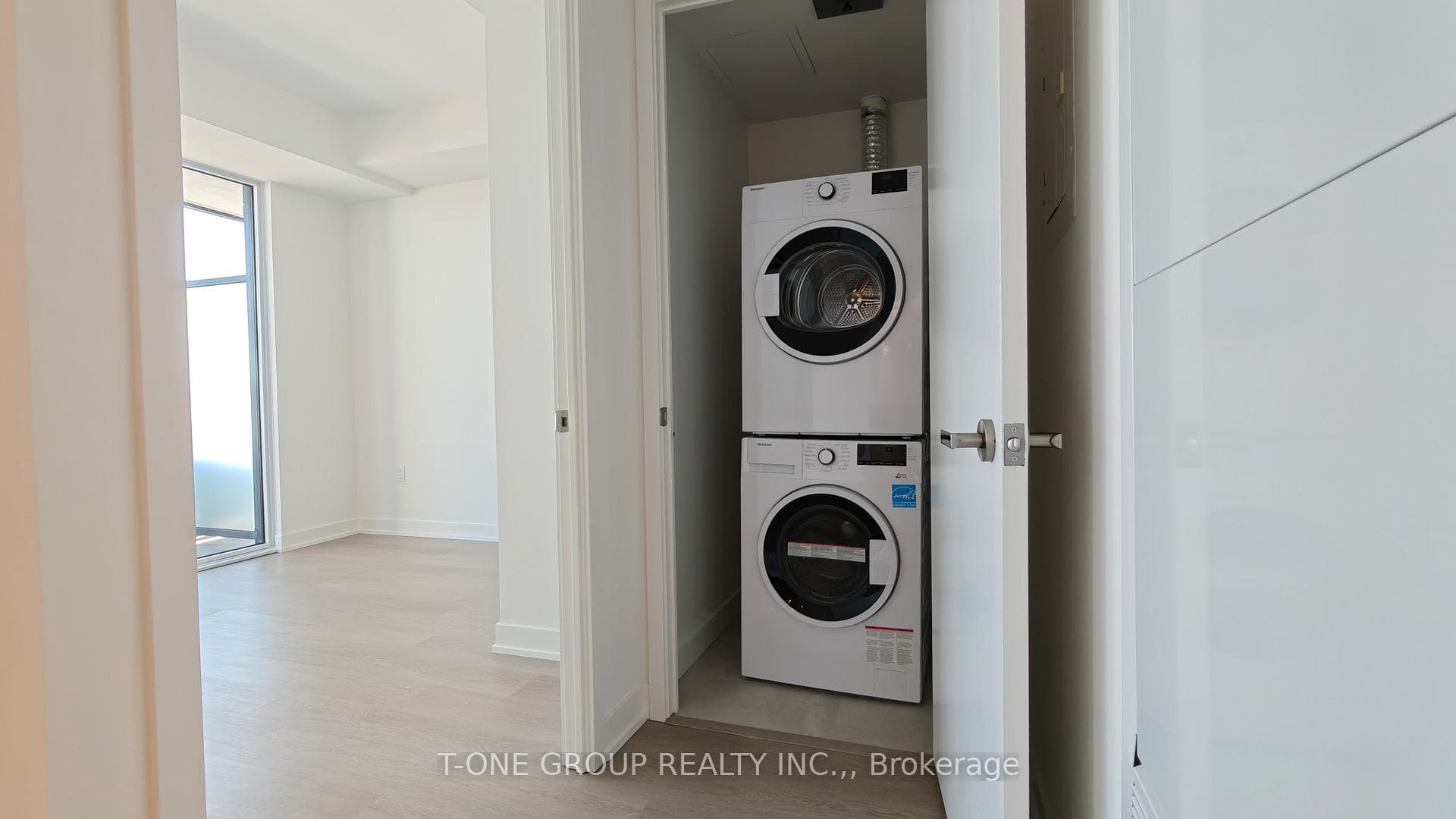 448 Burnhamthorpe Road Unit 3110 photo 12