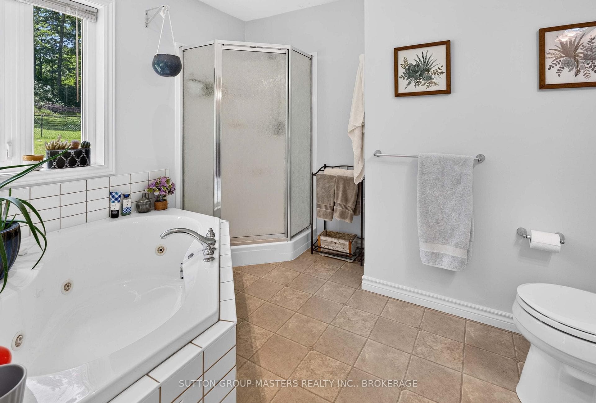 710 Maple Road photo 16
