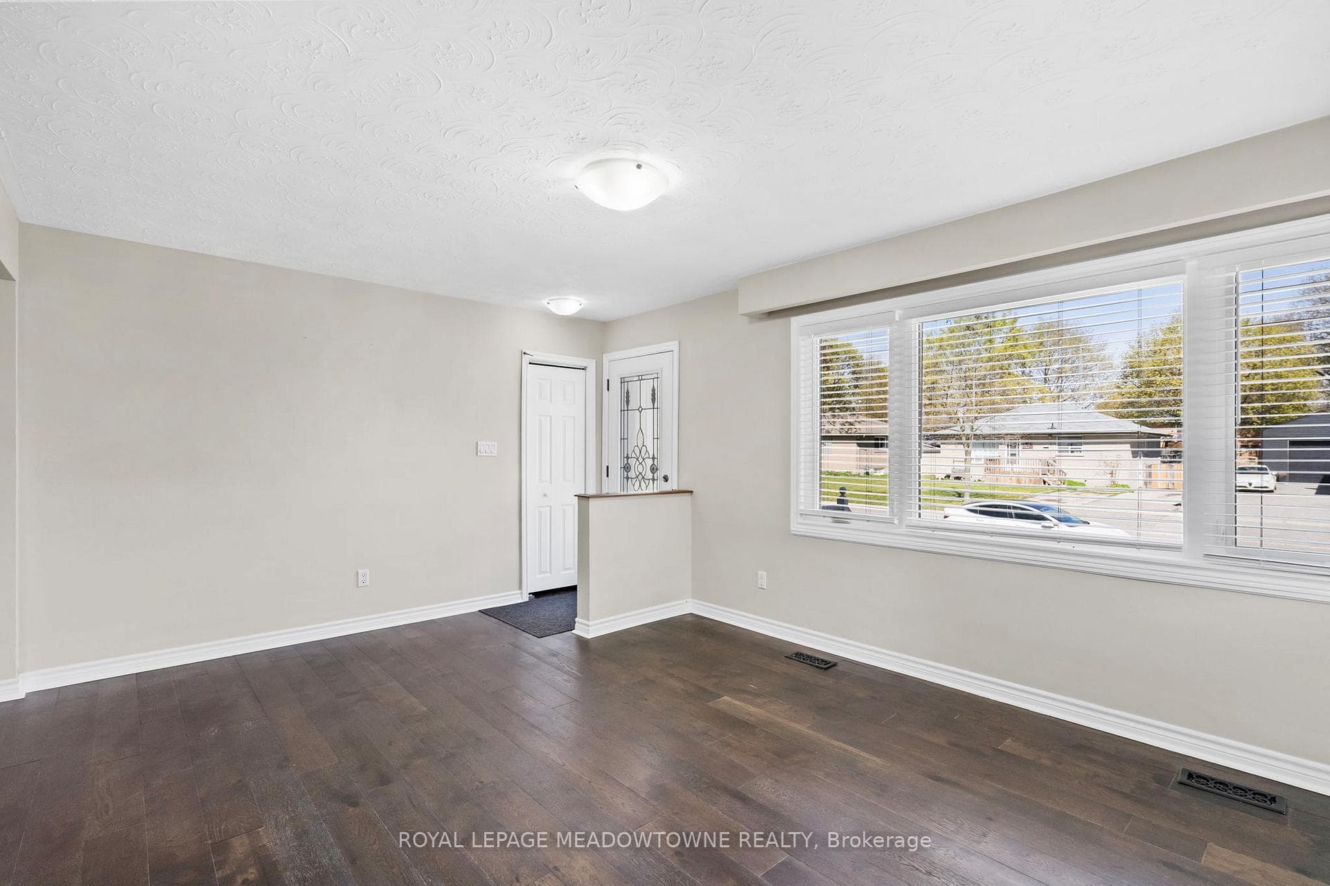 176 Longfield Road Unit Upper photo 7