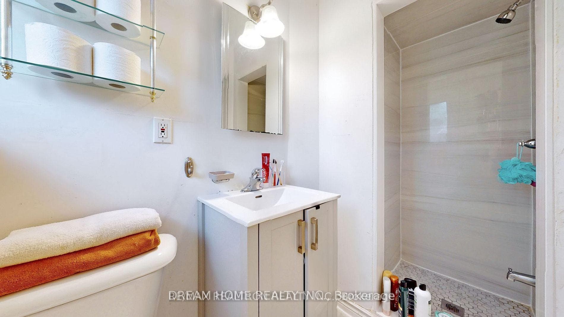 24 Morewood Crescent photo 11