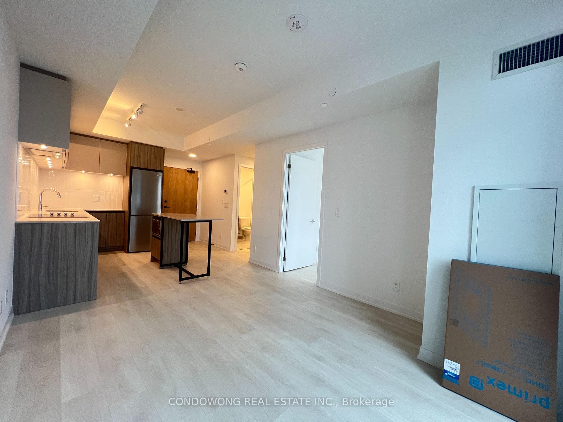 7950 Bathurst Street Unit 1520 photo 8