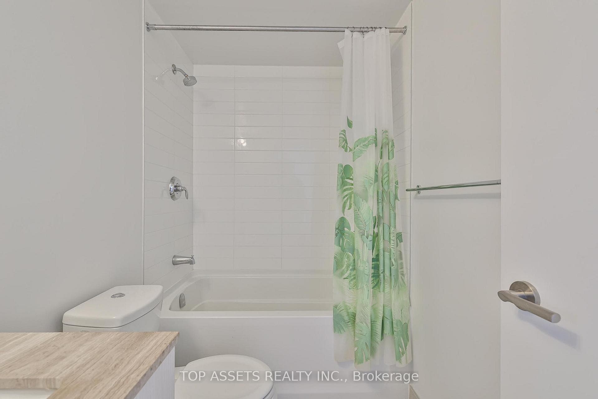 11 Wellesley Street Unit 6012 photo 23