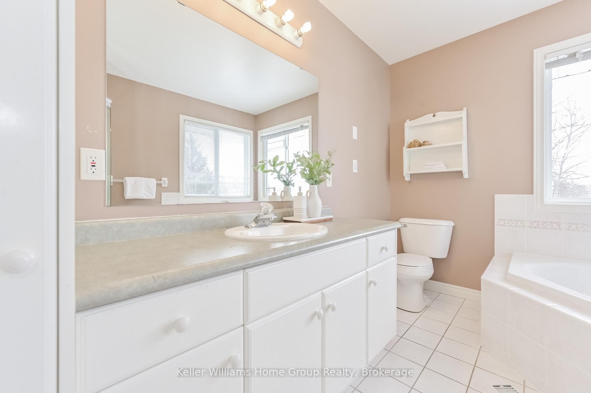 101 Thomas Boulevard photo 24