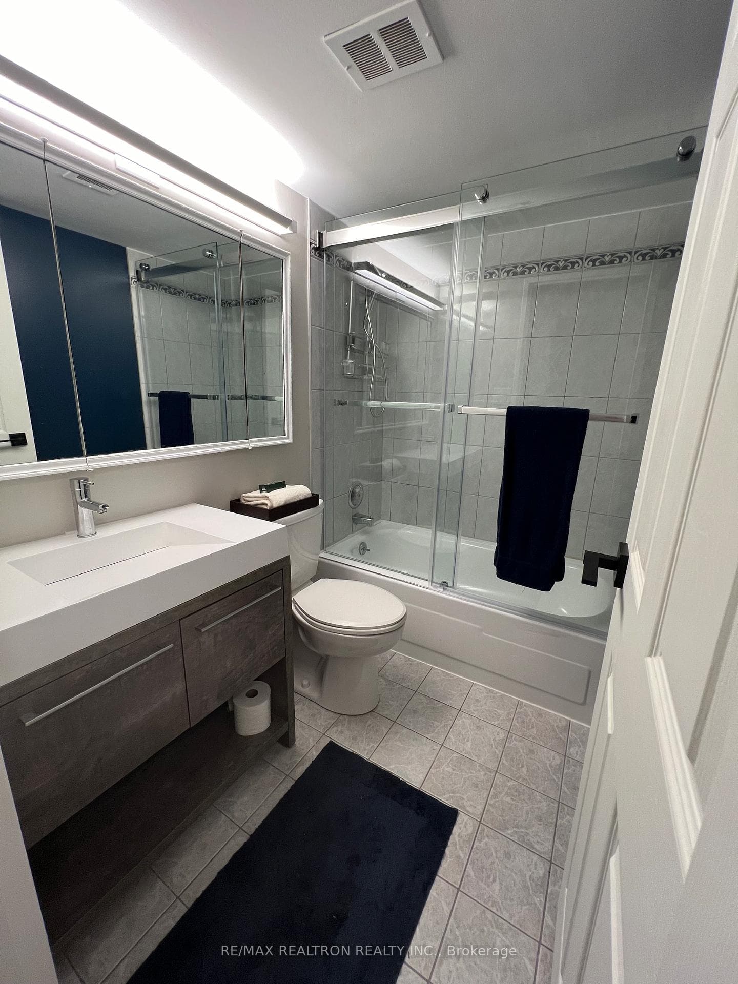 33 Harbour Square Unit 816 photo 14