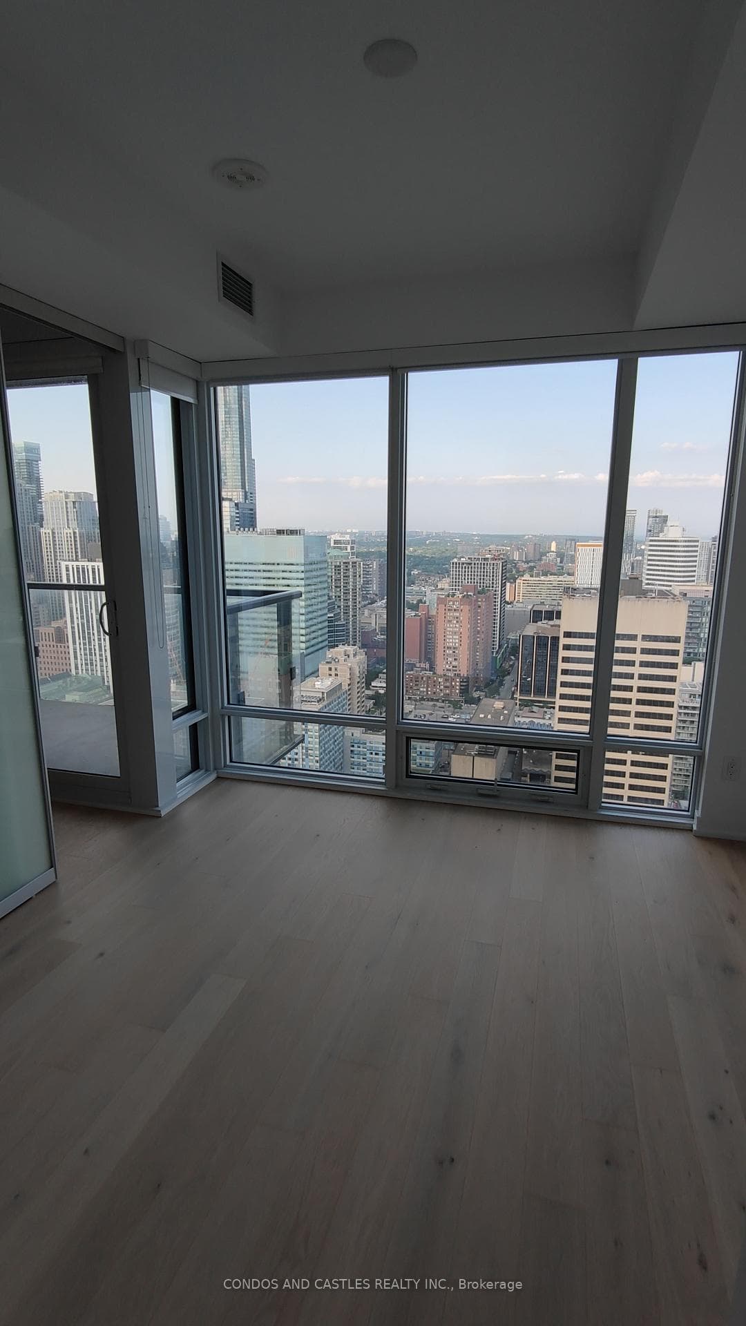 488 University Avenue Unit 3006 photo 28